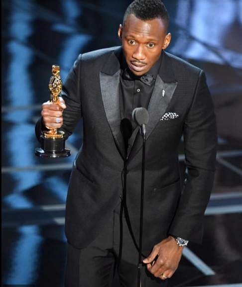 ماهرشالا علي فاز بجائزة الأوسكار لأفضل ممثل مساعد لعام 2017