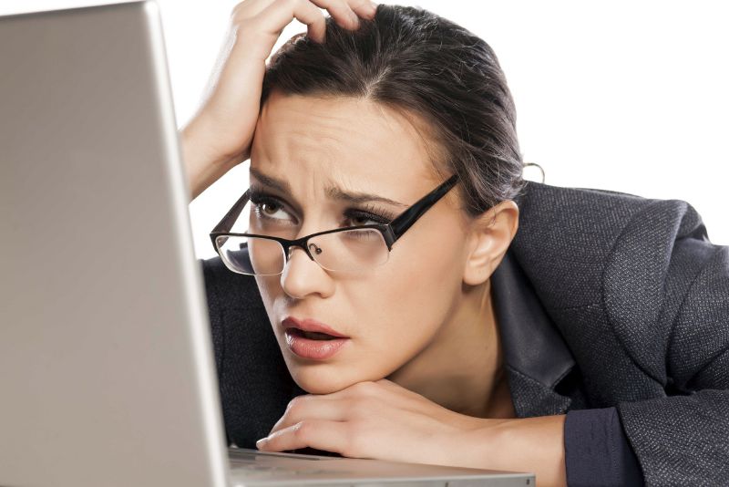 أعراض جفاف العينين