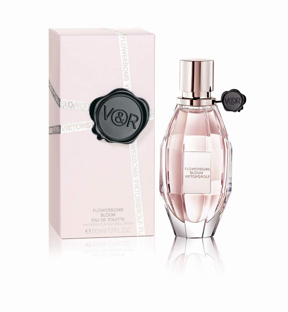 عطر Flowerbomb برائحته المتفردة ووفرة نفحاته الزهرية