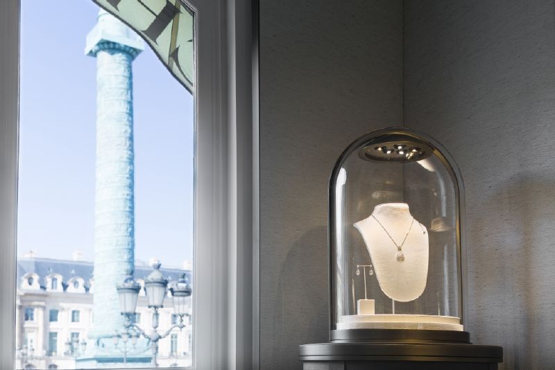 مجوهرات شوميه تصاميم الدار بالرابط القوّي الذي يجمع بين شخصين