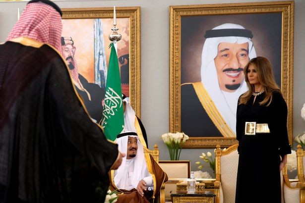 بالصور ...أطلالات ميلانيا ترامب في السعودية تشعل مواقع التواصل الاجتماعي