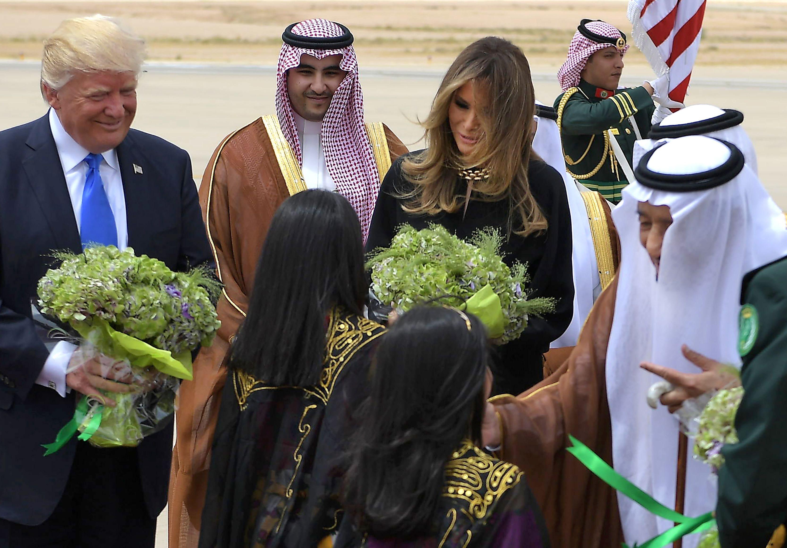بالصور ...أطلالات ميلانيا ترامب في السعودية تشعل مواقع التواصل الاجتماعي