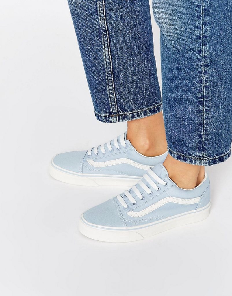 ألوان الباستيل الرومانسية تزين الأحذية