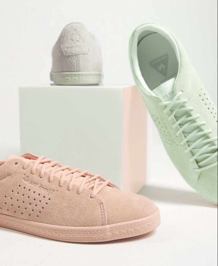 الأحذية الرياضية بألوان الباستيل الرومانسية