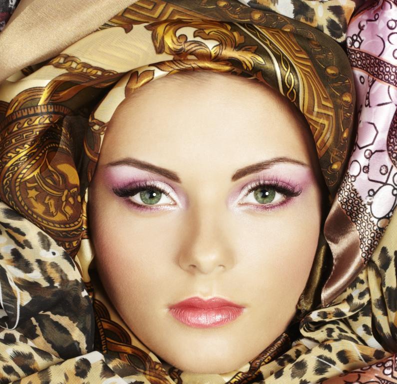 المكياج المناسب لحجابك يبرز أطلالاتك بهذه النصائح