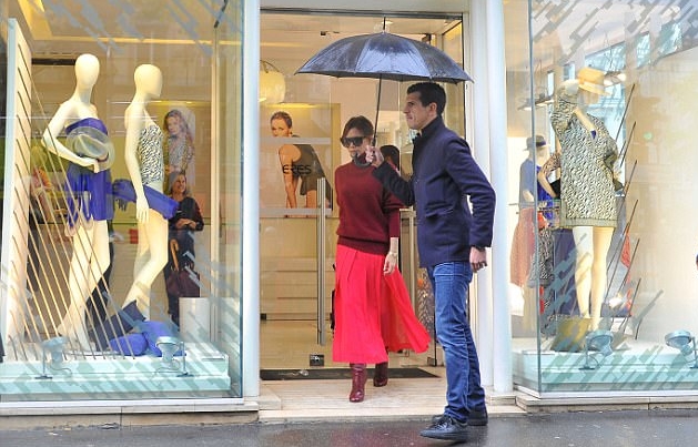 فيكتوريا بيكهام لم تتقاعس عن تلبية مهام