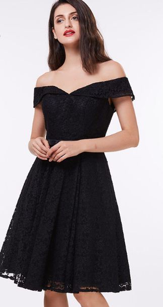 فساتين دانتيل