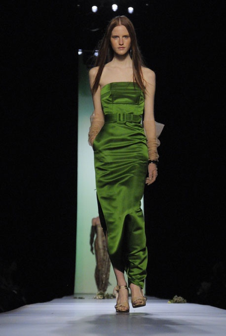 فساتين سهرة باللون الاخضر لاطلالة مميزة في مناسبات العيد