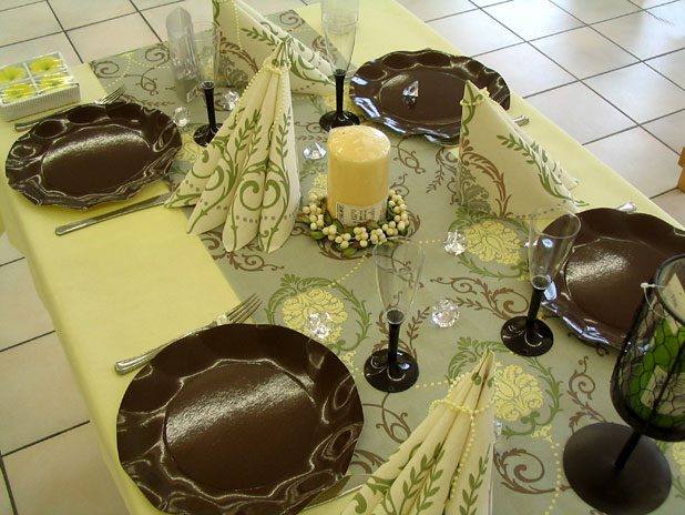 افكار ديكورات لتزيين طاولات الطعام في العيد