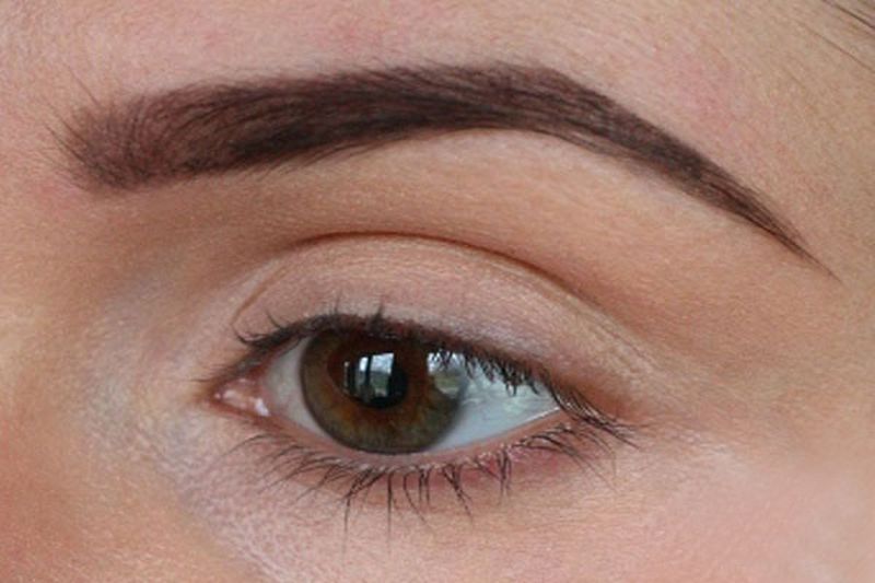 بالصور طريقة رسم الحواجب بدون نمص او تشقير