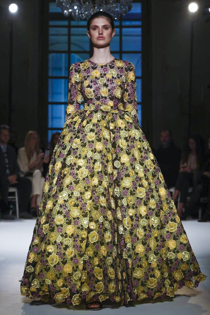 فساتين سهرة هوت كوتور لاطلالة اسطورية في صيف 2017