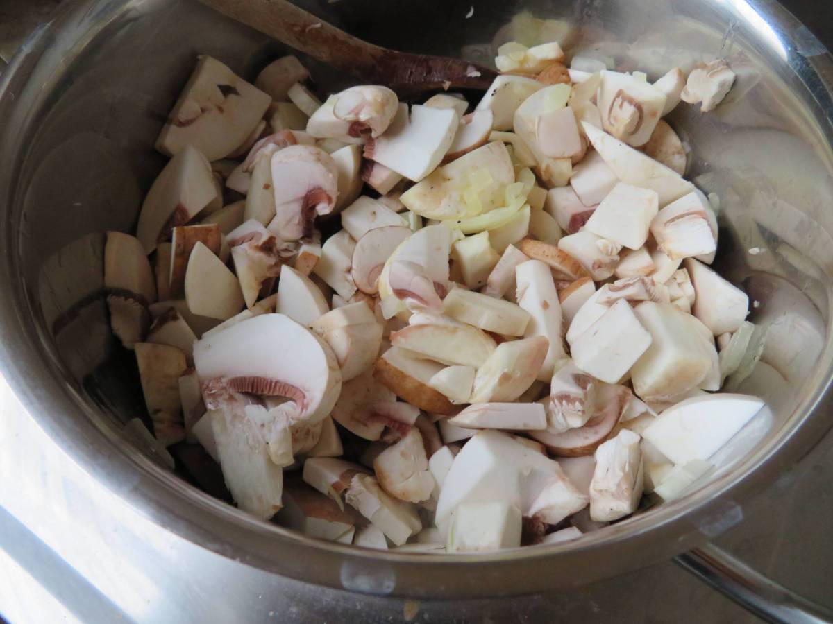 طريقة تحضير شوربة الفطر بالكريمة