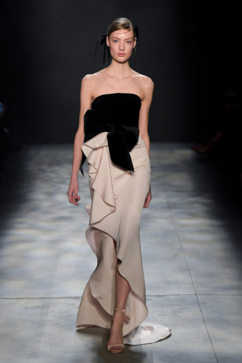 مجموعة لفساتين سهرة من marchesa لموسم 2017