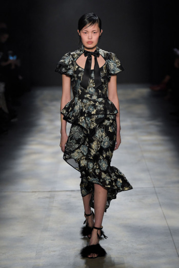 مجموعة لفساتين سهرة من marchesa لموسم 2017