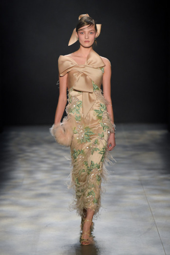 مجموعة لفساتين سهرة من marchesa لموسم 2017