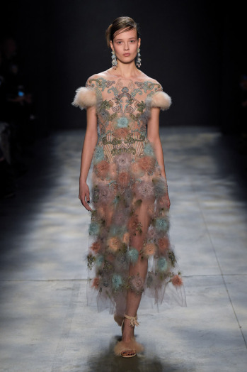 مجموعة لفساتين سهرة من marchesa لموسم 2017