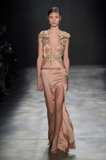 مجموعة لفساتين سهرة من marchesa لموسم 2017