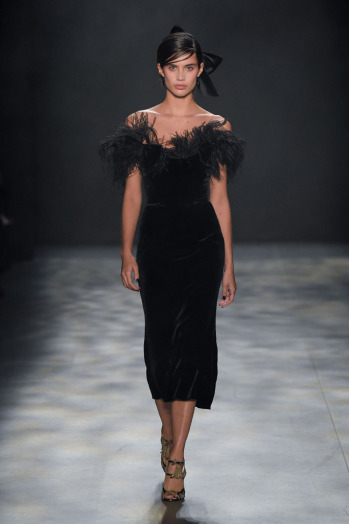 مجموعة لفساتين سهرة من marchesa لموسم 2017