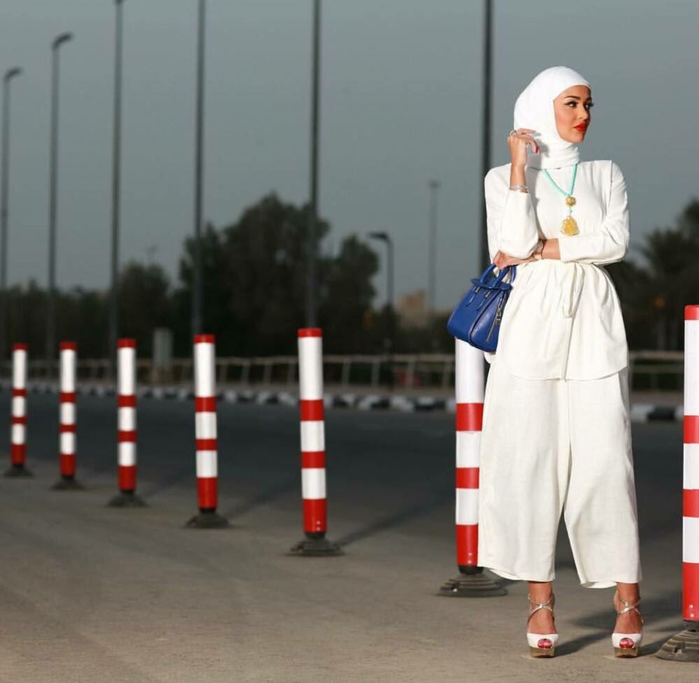 بنطلون-ابيض