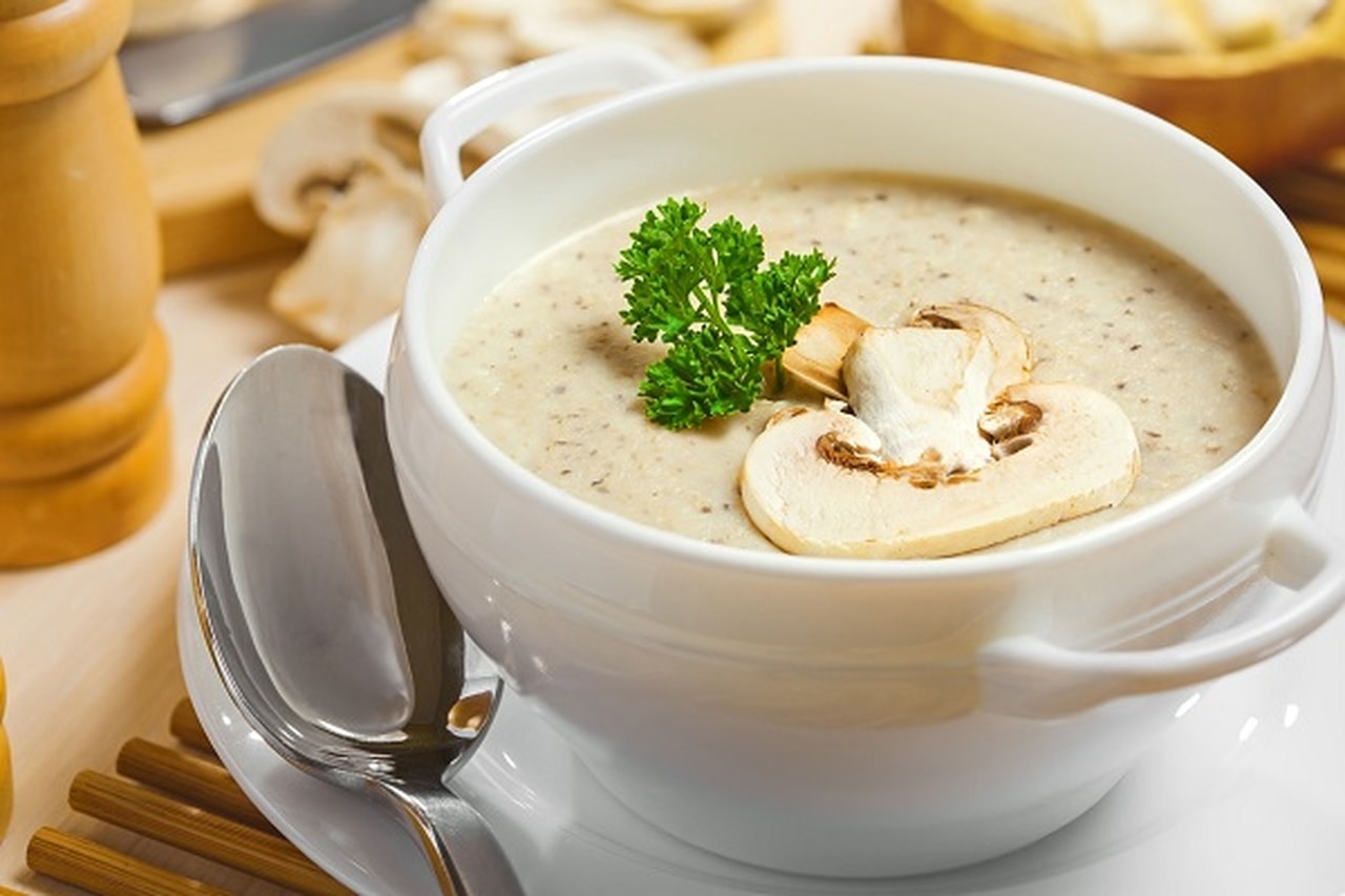 مكونات شوربة الفطر