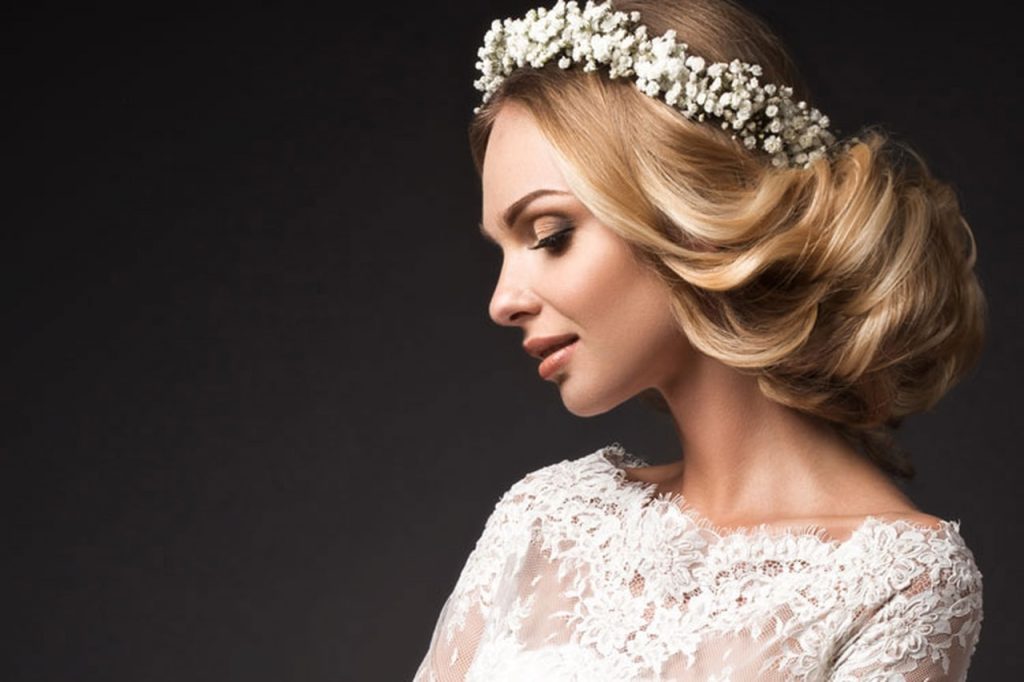 تسريحة شعر طوق الورد للبنات في الصيف