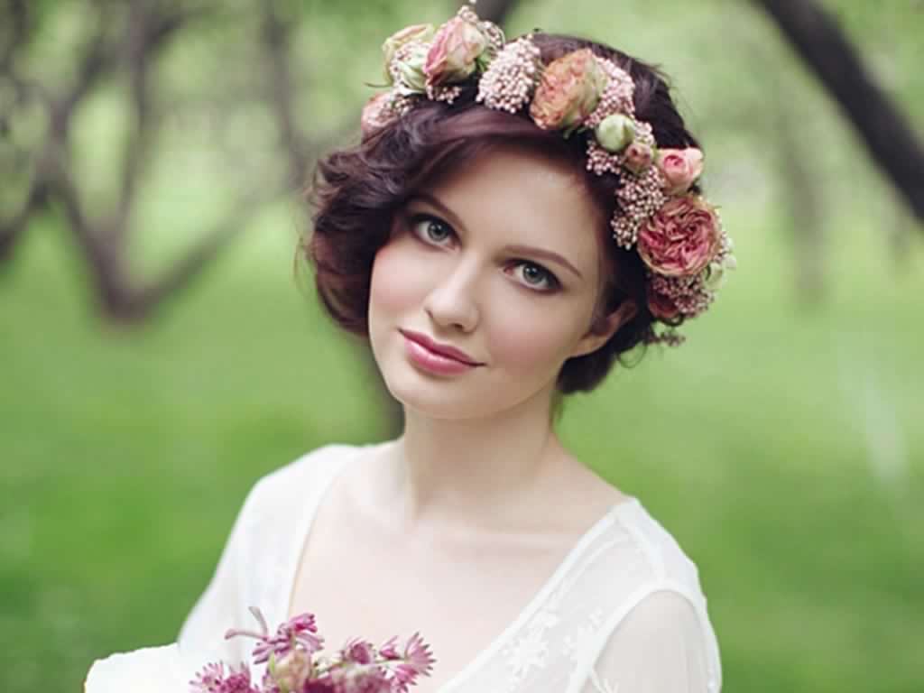 تسريحة شعر طوق الورد للبنات في الصيف