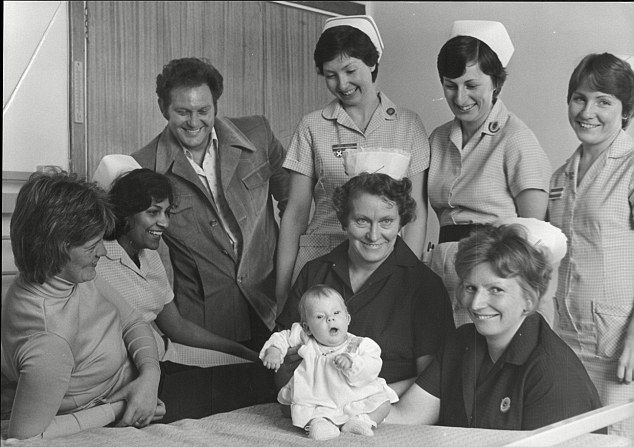 من-هو-أول-طفل-انابيب-في-العالم-؟- (11)