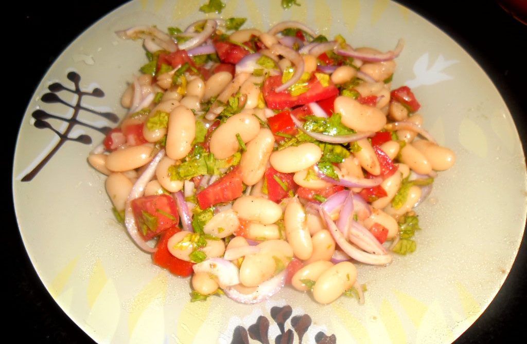 فاصوليا بيضاء بالزيت على الطريقة اللبنانية