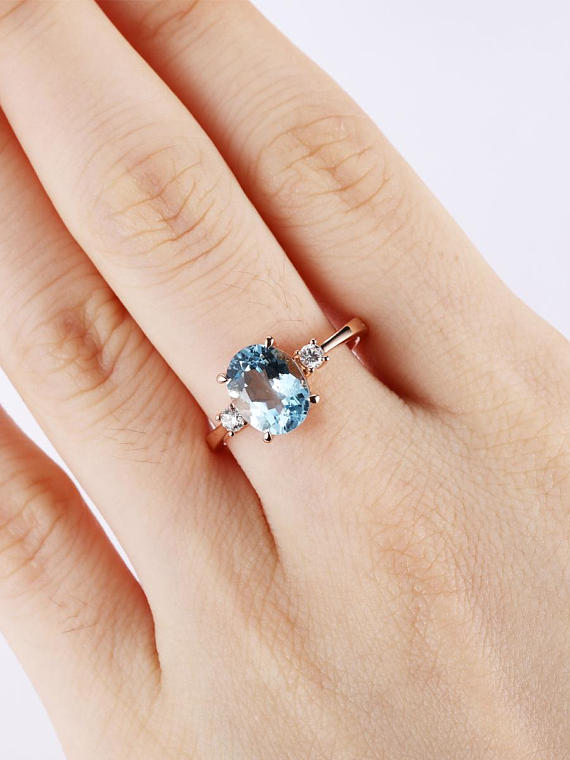 خاتم-على-اليد