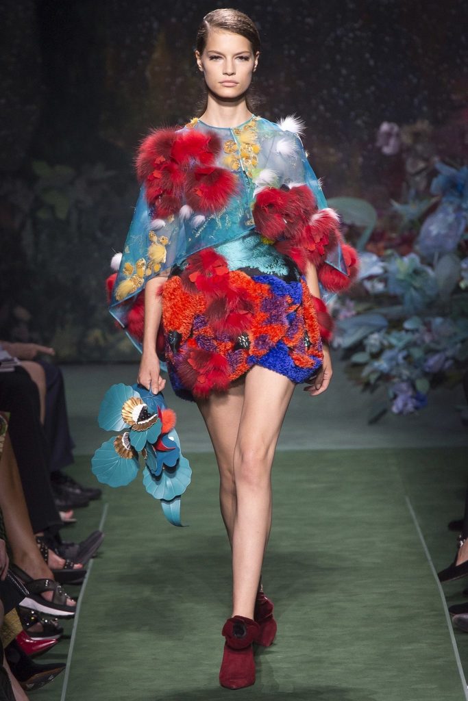 احدث-الازياء-من-مجموعة-fendi-لخريف-وشتاء-2018- (7)