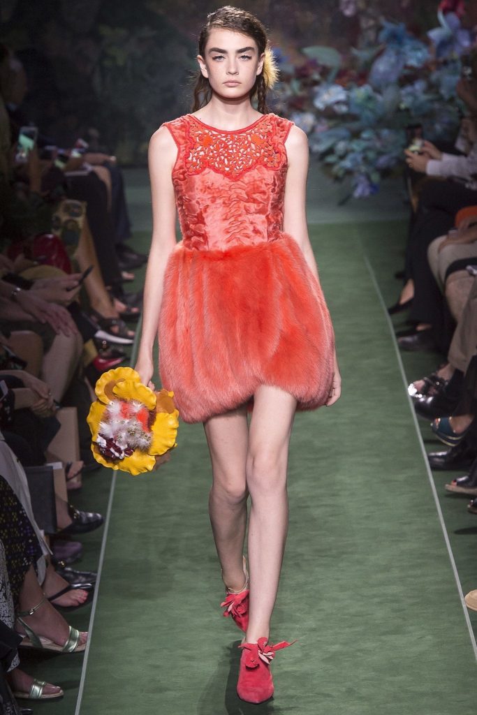 احدث-الازياء-من-مجموعة-fendi-لخريف-وشتاء-2018- (9)