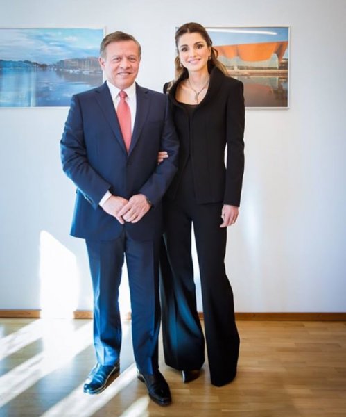 بالصور-اجمل-ازياء-الملكة-رانيا-العبدالله- بمناسبة- عيد- مولدها- (14)