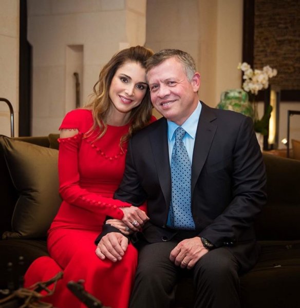 بالصور-اجمل-ازياء-الملكة-رانيا-العبدالله- بمناسبة- عيد- مولدها- (9)