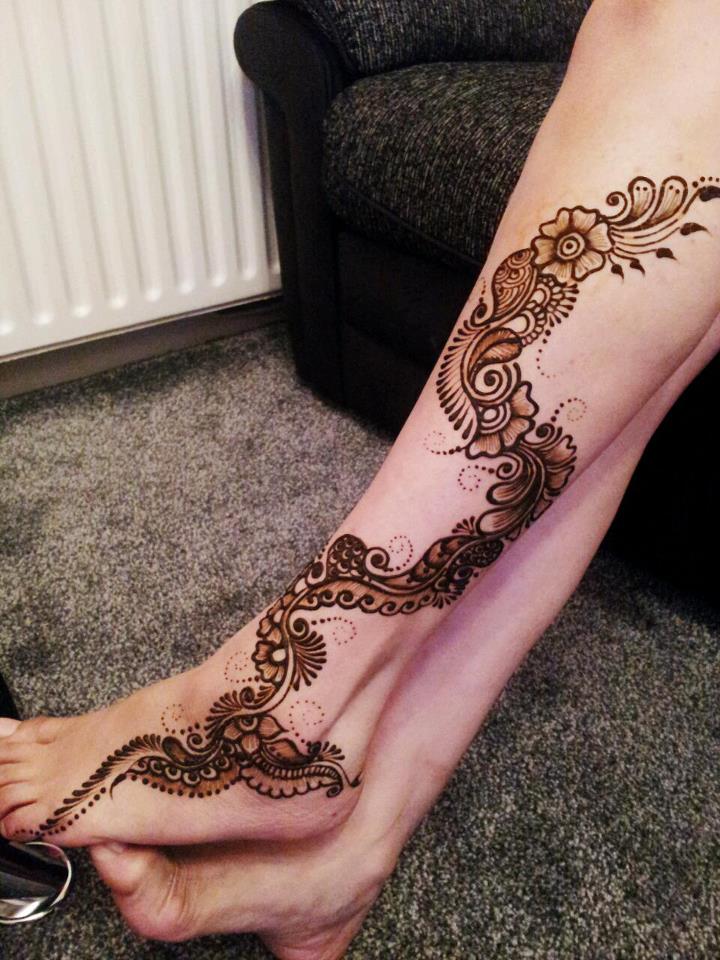نقش-حناء-طويل-للساق