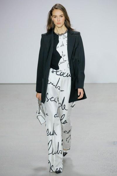 احدث-مجموعة-ازياء-oscar-de-la-renta-لربيع-2018- (11)