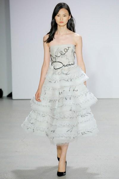 احدث-مجموعة-ازياء-oscar-de-la-renta-لربيع-2018- (23)
