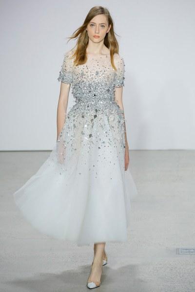 احدث-مجموعة-ازياء-oscar-de-la-renta-لربيع-2018- (27)