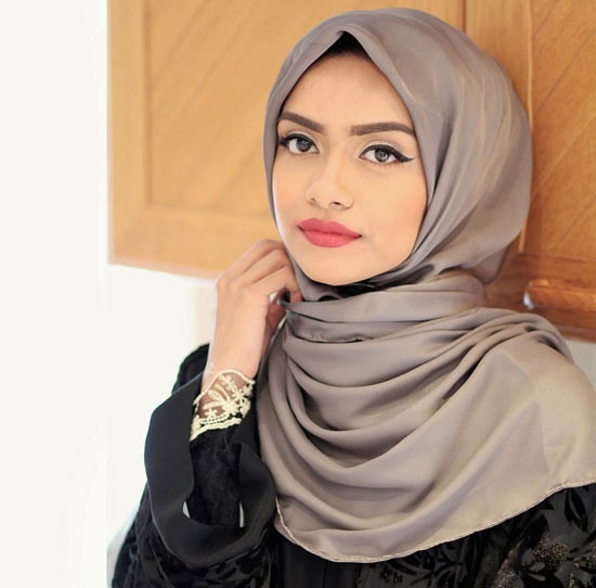 صور-الوان-حجاب-دافئة-مناسبة-للبشرة-السمراء- (13)