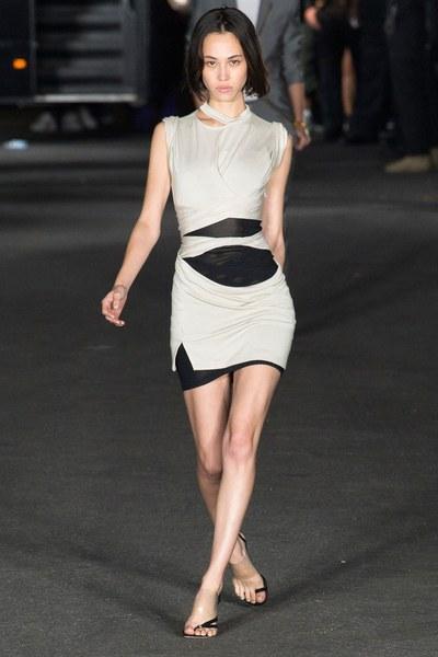 مجموعة-ازياء-alexander-wang-لربيع-وصيف-2018- (16)