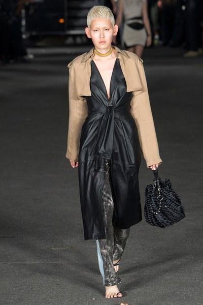 مجموعة-ازياء-alexander-wang-لربيع-وصيف-2018- (5)