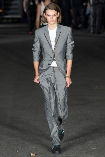 مجموعة-ازياء-alexander-wang-لربيع-وصيف-2018- (7)