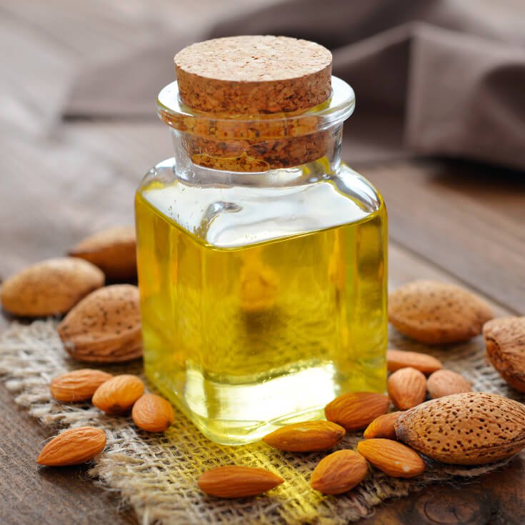 خلطات بزيت اللوز