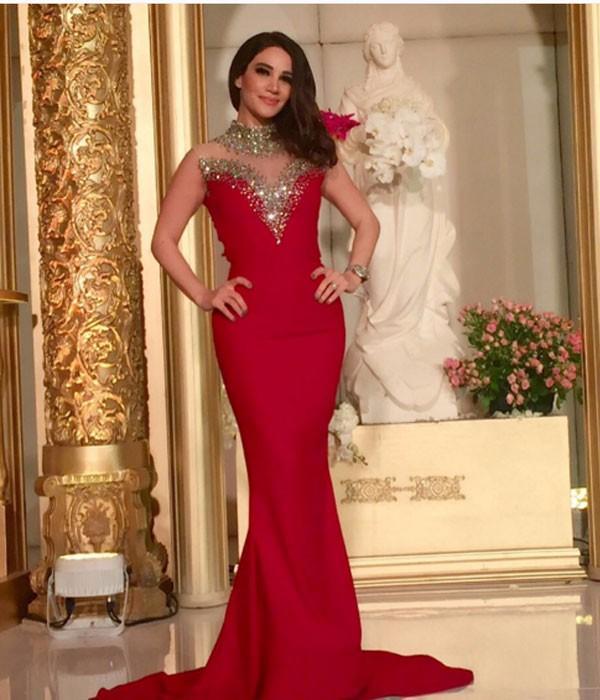 فساتين-سهرة-باللون-الاحمر- (25)