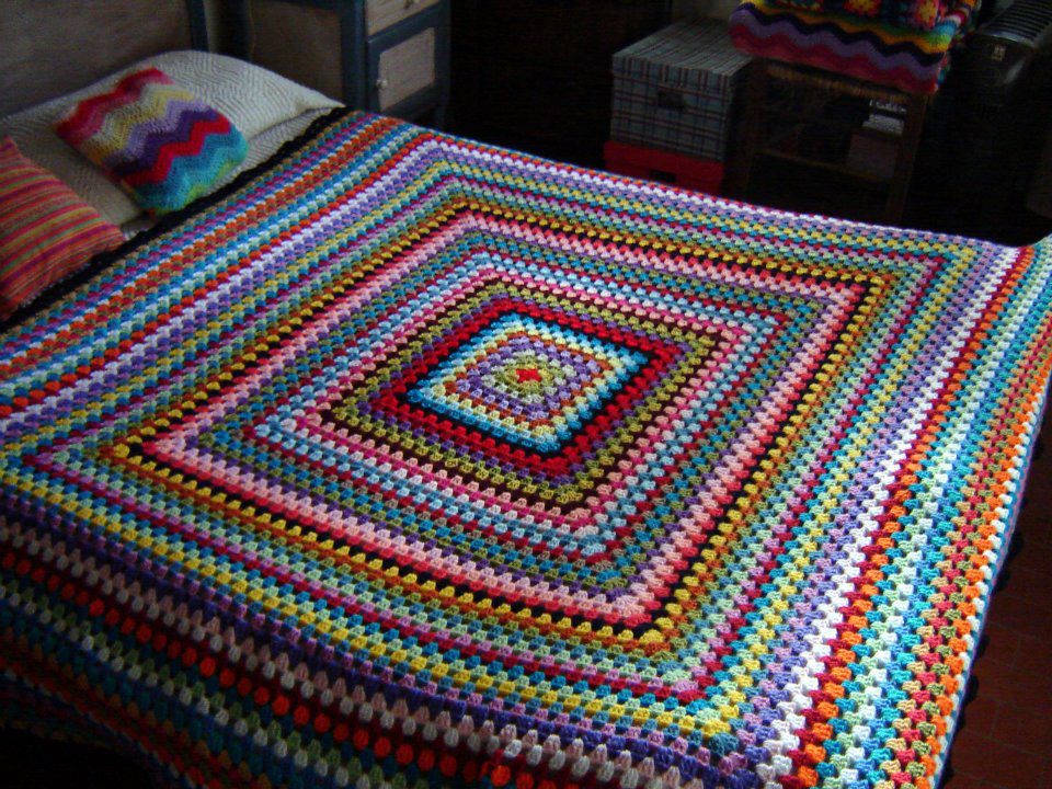 مفارش-السرير-الكروشيه-للعرايس- (14)