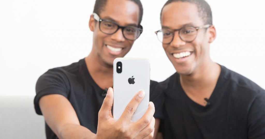 iPhone خاصية التعرف علي الوجه في هواتف