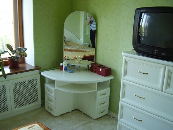 خزانة-للغرفة-الصغيرة
