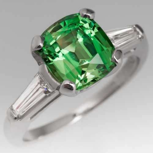 خواتم-مرصعة-بحجر-الزمرد