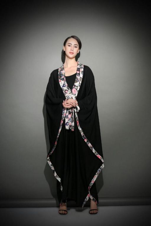 عباية-بالازهار-من-ديفا-عباية-كوتور