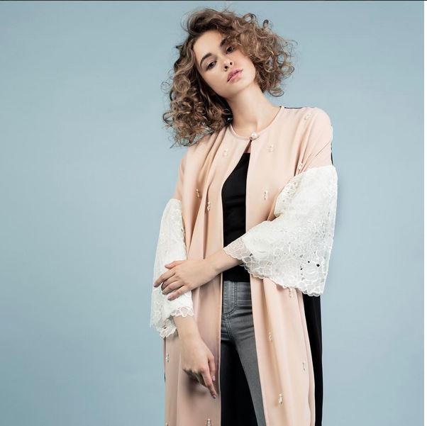 عباية-مفتوحة-بأكمام-فضفاضة