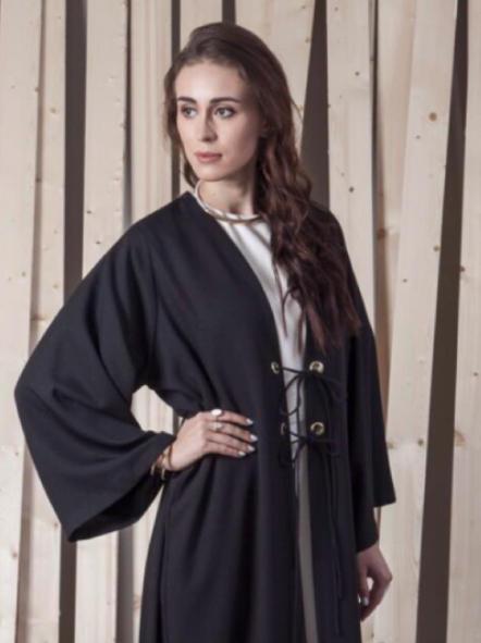 عباية-مفتوحة-بالاربطة-من-NOOR-THE-LABEL